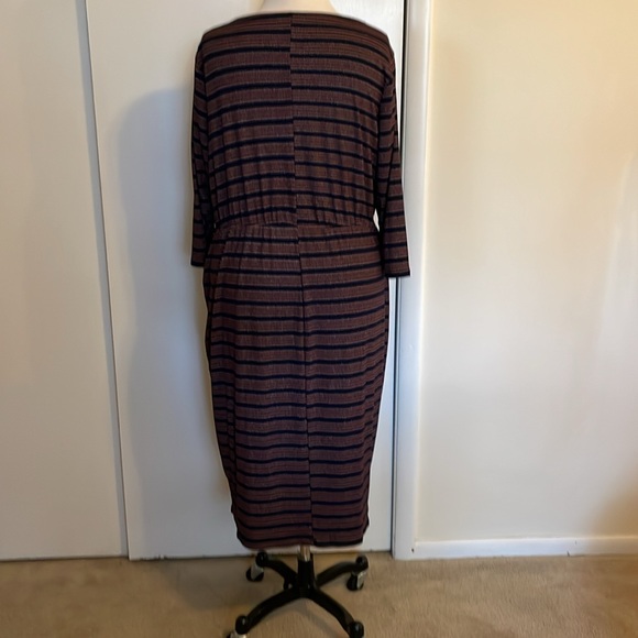 Lane Bryant- long sleeved Red/Blue/Silver stripped lightweight Dress. EUC. - Picture 4 of 7